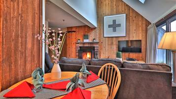 TV, DVD-spiller og stereoanlegg