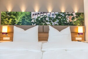 Standard Double Room | Hypo-allergenic bedding, in-room safe, desk, blackout drapes