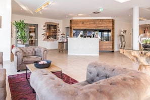 Lobby sitting area - Stratmanns Hotel (Lohne)