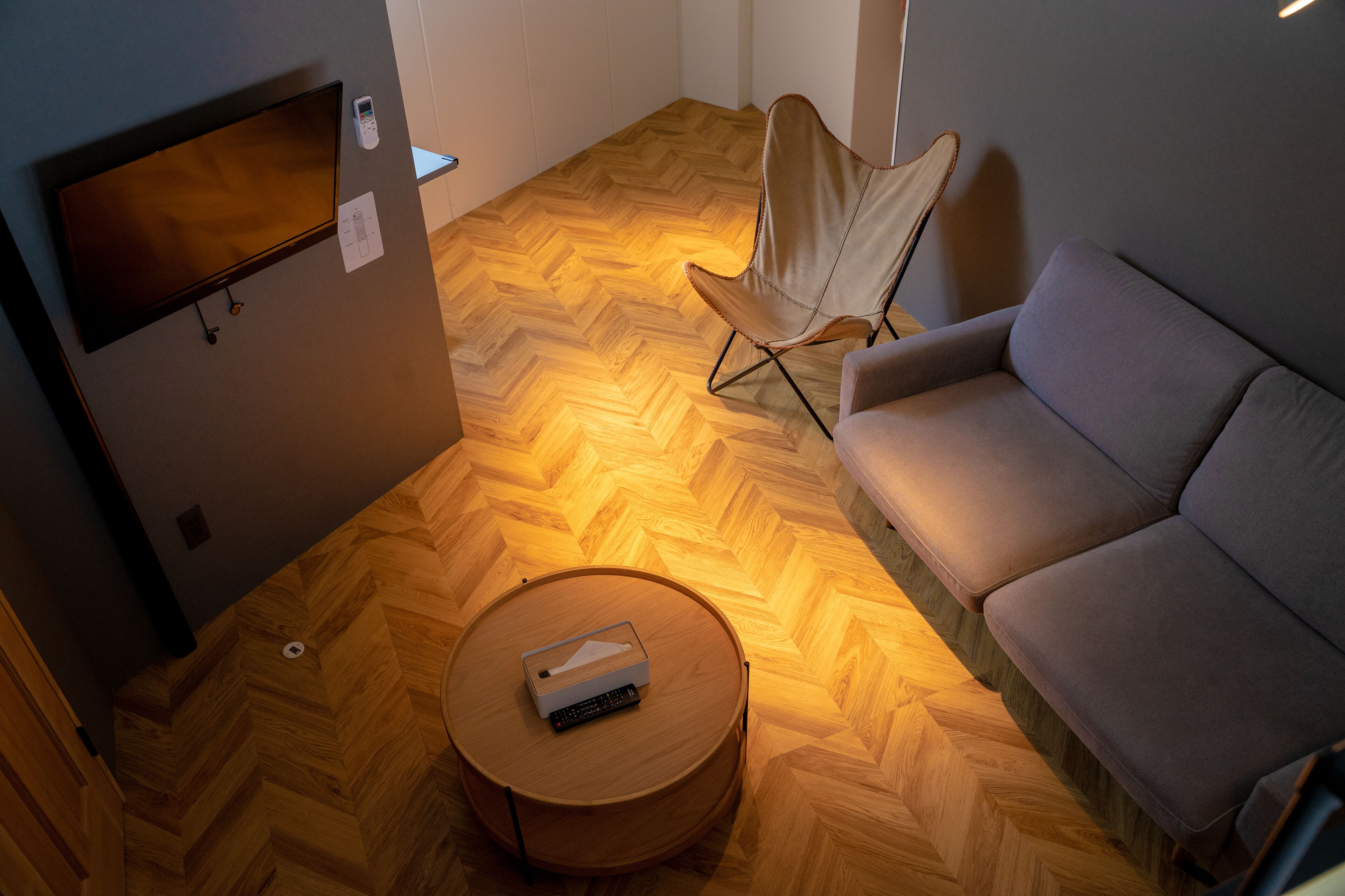 deluxe studio | living area