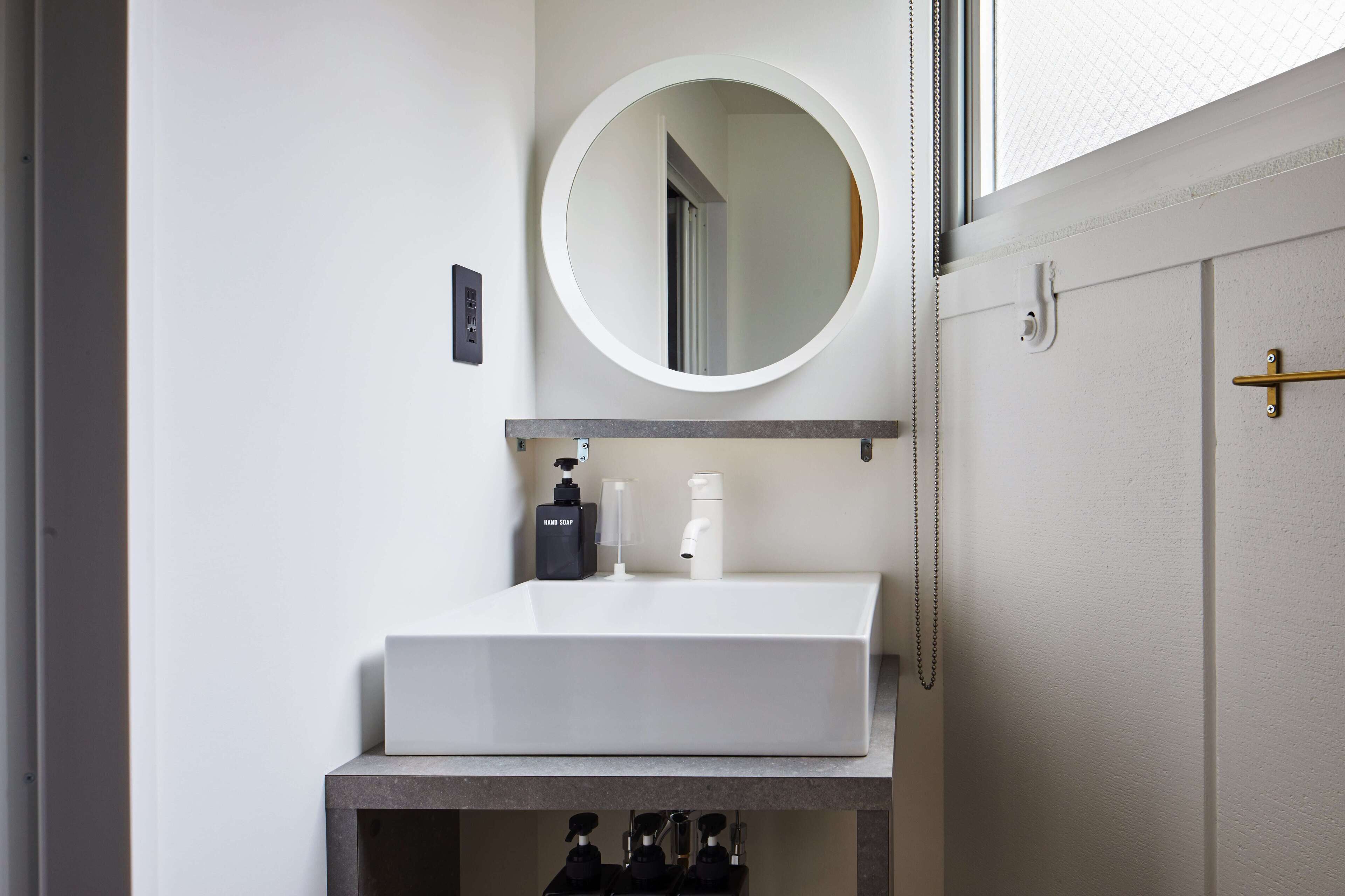 shower, free toiletries, hair dryer, electronic bidet