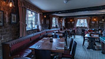 Daily full breakfast (GBP 16 per person)