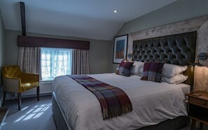 King Double Room | Free WiFi, bed sheets