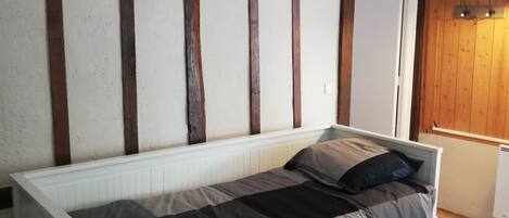 5 makuuhuonetta, Wi-Fi, vuodevaatteet