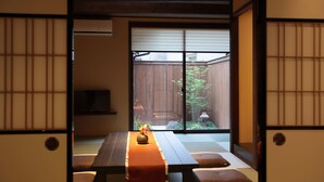 一棟貸し | 2 室のベッドルーム、WiFi (無料)、ベッドシーツ
