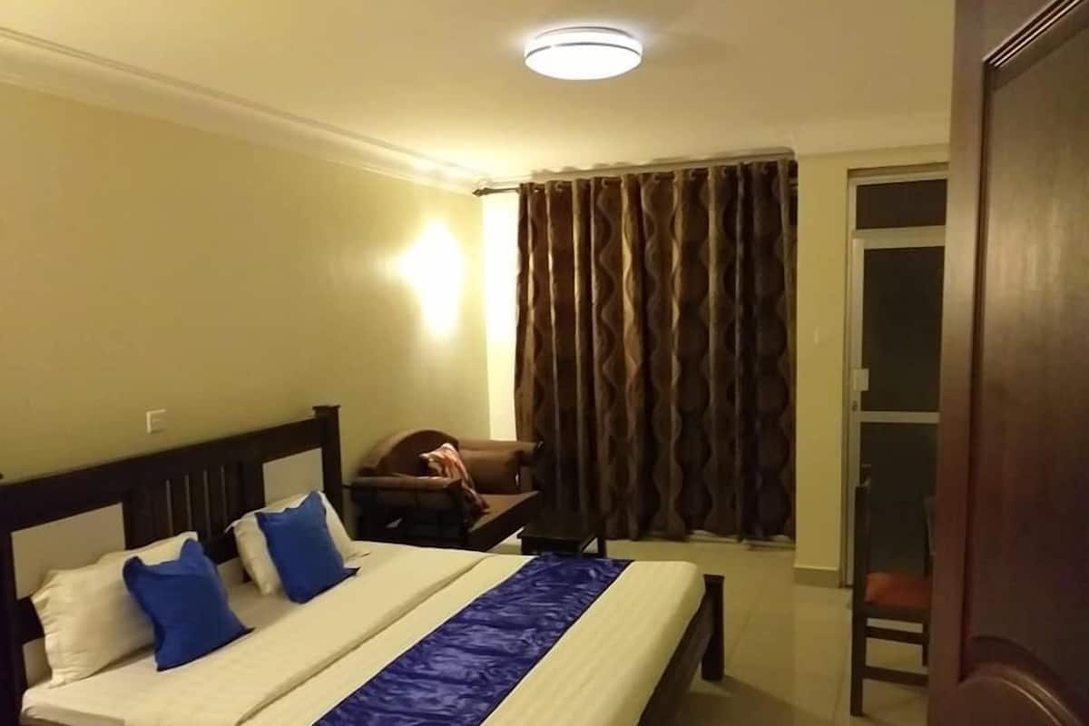 Desk, free WiFi, bed sheets