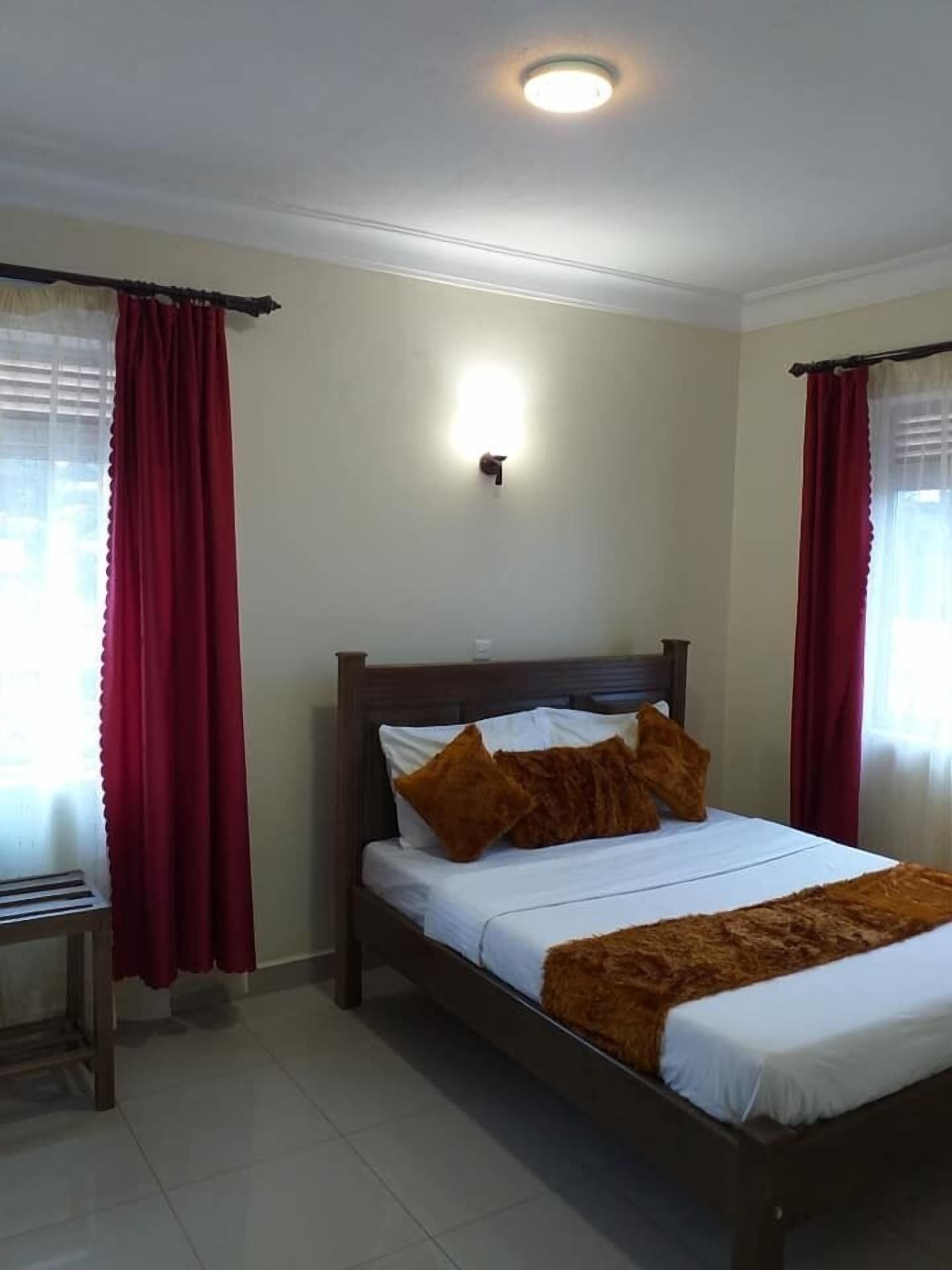 Desk, free WiFi, bed sheets