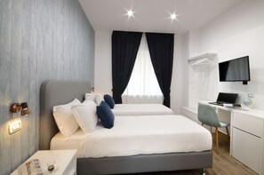 Deluxe Double Room, Ensuite, Courtyard View | Down comforters, pillowtop beds, minibar, in-room safe