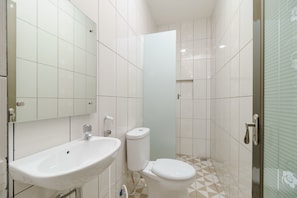 Ducha y artículos de higiene personal gratuitos