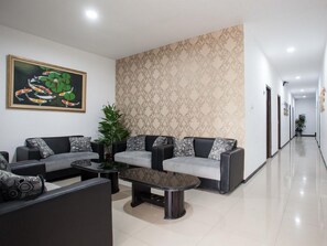 Lobby - RedDoorz near Taman Krida Budaya Malang (Malang)