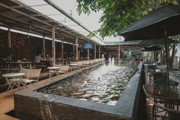 Restaurant - RedDoorz @ Jamin Ginting Medan (Medan)