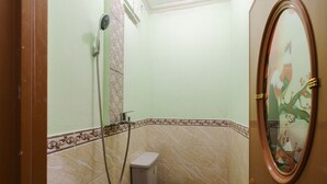 Kamar Double Standar | Kamar mandi