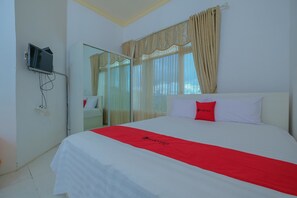 Double Room - RedDoorz Syariah near Museum Lambung Mangkurat 2 (Banjarbaru)