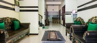 RedDoorz Syariah @ Ketintang Surabaya