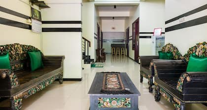 RedDoorz Syariah @ Ketintang Surabaya