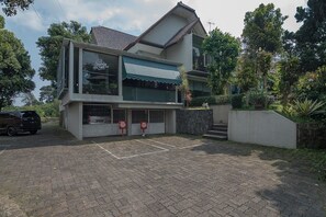 Front of property - RedDoorz near UPI Setiabudi 2 (Bandung)