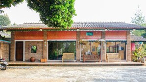 숙박 시설 정면