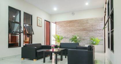 RedDoorz Syariah near Universitas Jenderal Soedirman