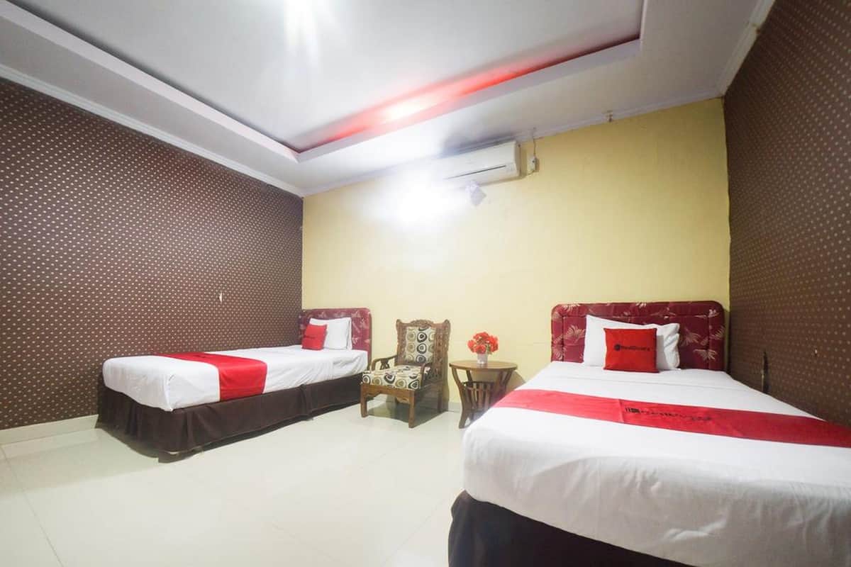 Premium Twin Room | Desk, free WiFi