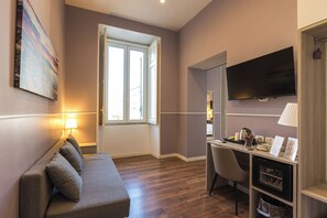 套房 | 迷你吧、客房内保险箱、特色装修、办公桌