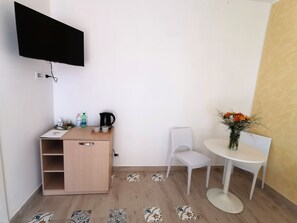 Room, Private Bathroom, Garden View | In-room safe, blackout drapes, free WiFi, bed sheets - La Suscella Bed & Breakfast (Torchiara)