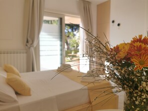 Room, Private Bathroom, Garden View | In-room safe, blackout drapes, free WiFi, bed sheets - La Suscella Bed & Breakfast (Torchiara)