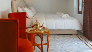 Deluxe Room | Living area | Flat-screen TV - Riad Dar Fama (Tetouan)