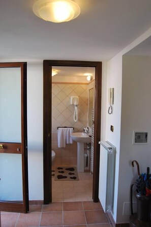 Suite (Verdi) | Bathroom