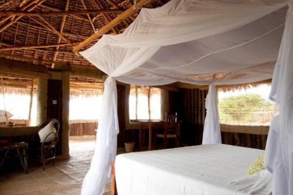 Deluxe Bungalow, Beach View, Beachfront | In-room safe, desk, soundproofing, free WiFi