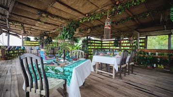 Breakfast, lunch, dinner served; local and international cuisine