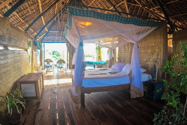 Zimmersafe, Schreibtisch, schallisolierte Zimmer, kostenloses WLAN