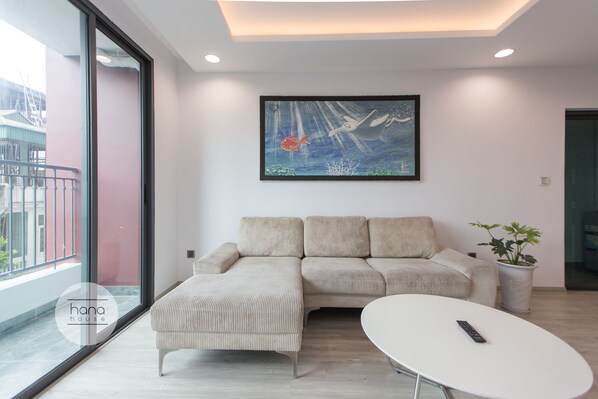 Superior Apartment, 2 Bedrooms | Living room