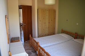 Apartment, 2 Bedrooms | Soundproofing, free cots/infant beds, free WiFi, bed sheets