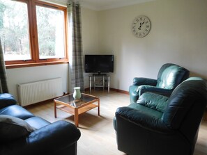 Comfort Apartment, 2 Bedrooms, Ground Floor | Living room | Flat-screen TV - Home from Holm (Inverness)