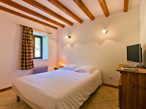 Double Room | 1 bedroom, desk, free WiFi, bed sheets - Auberge De La Moreno (Saint-Genes-Champanelle)