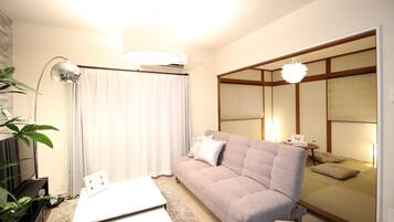 5 bedrooms, blackout curtains, iron/ironing board, free WiFi