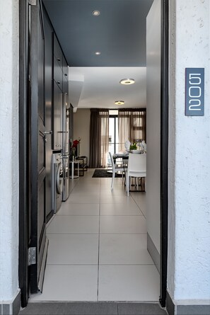 Luxury Apartment (White Orchid) | Room amenity