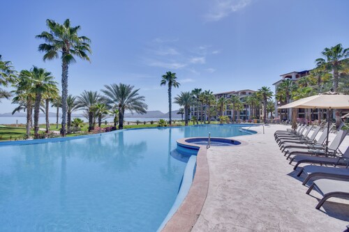 Colorful ‘Paraiso del Mar' Resort Condo w/ Patio!