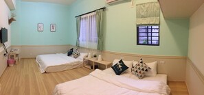 Quadruple Room | Desk, laptop workspace, blackout curtains, soundproofing - Summerle No 11 Hostel (Chaozhou)
