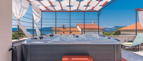 Bain à remous extérieur