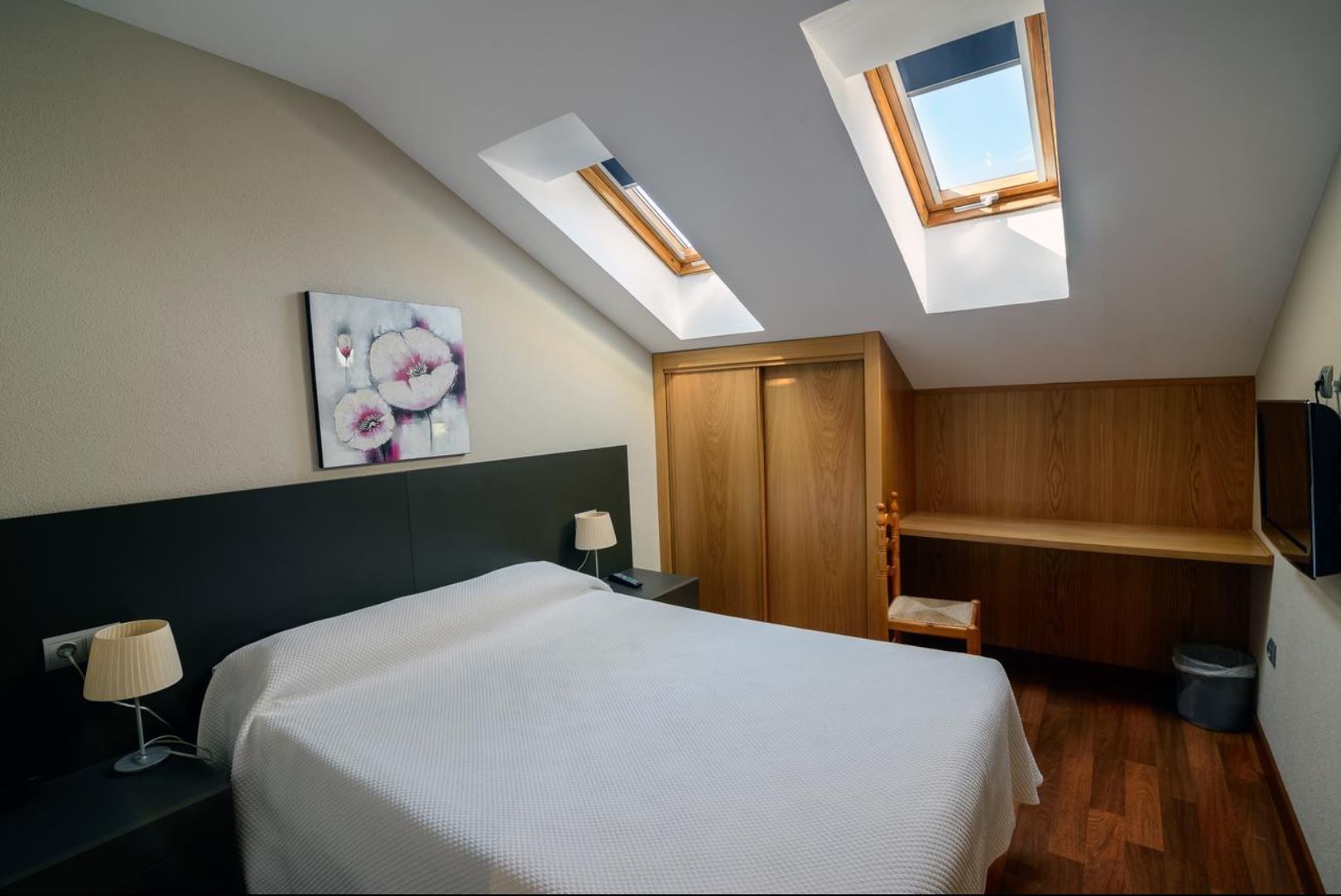 Double Room | Rollaway beds, free WiFi, bed sheets