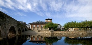Exterior - Hostal El Palacio (Molinaseca)
