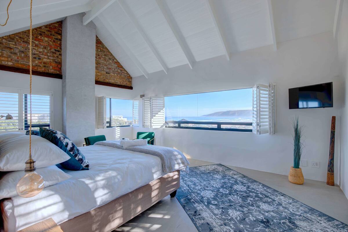 Luxury Room, Sea View | Premium bedding, in-room safe, soundproofing, free WiFi