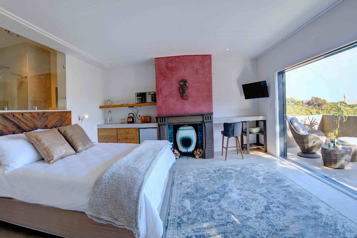 Luxury Room, Sea View | Premium bedding, in-room safe, soundproofing, free WiFi
