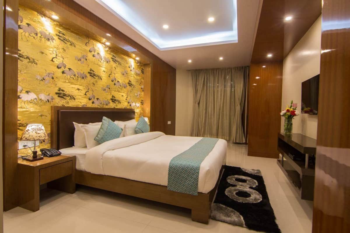 Superior Room | 1 bedroom, individually decorated, individually furnished, soundproofing