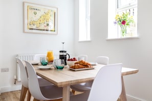 Shared fridge, microwave, electric kettle - Ocean House (St Ives)