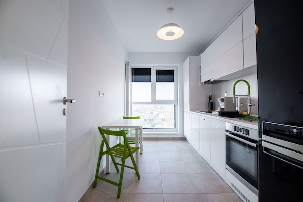 Luxury Apartment | Private kitchen | Full-size fridge, microwave, oven, stovetop
