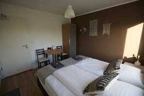 Double Room, Shared Bathroom (Balcony) | Blackout drapes, free WiFi, bed sheets - Hallgrím's Guesthouse (Reykjavik)