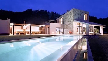 Spectacular night view of the villa