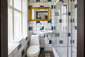 Bathroom - Reykjavík Downtown Hotel (Reykjavik)